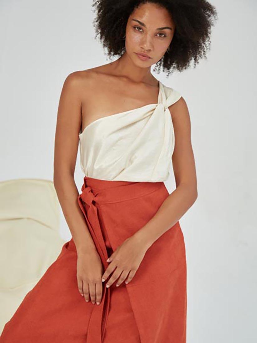One Knot Shoulder Top - :BE/NOTABLE/