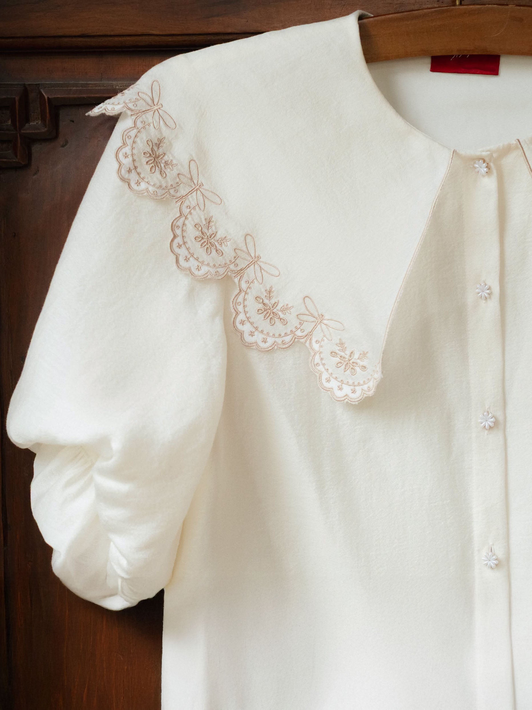 Embroidered Collar Puff Sleeve Shirt
