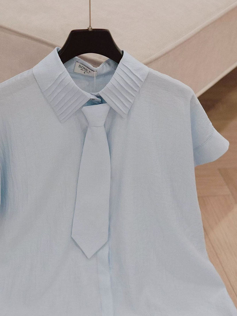 Pleated Collar Shirt With Tie