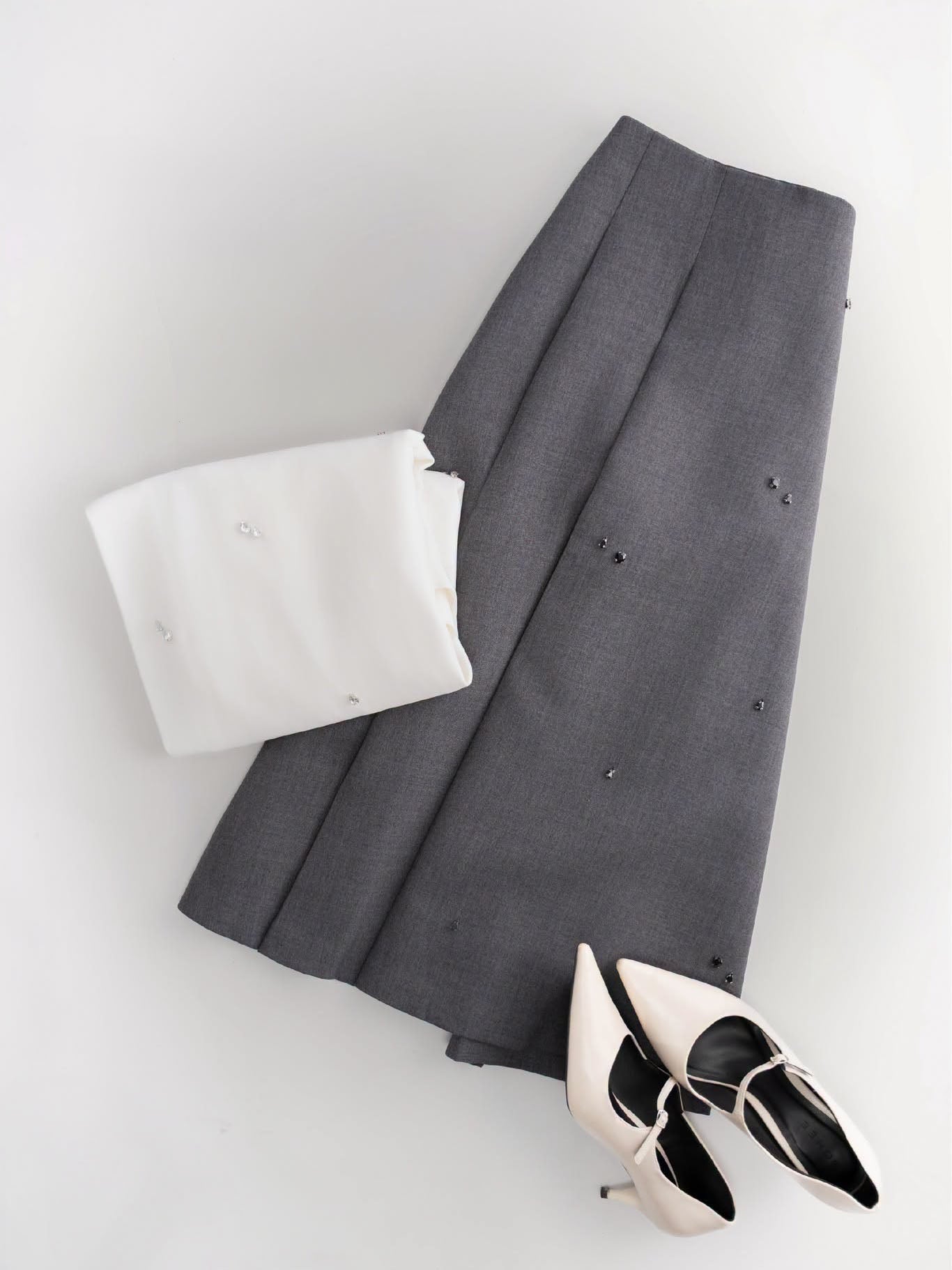 Gemstones Embellished Pleated Skirt - Grey