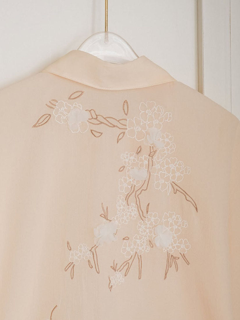 Swallow-Tailed Collar Embroidery Shirt