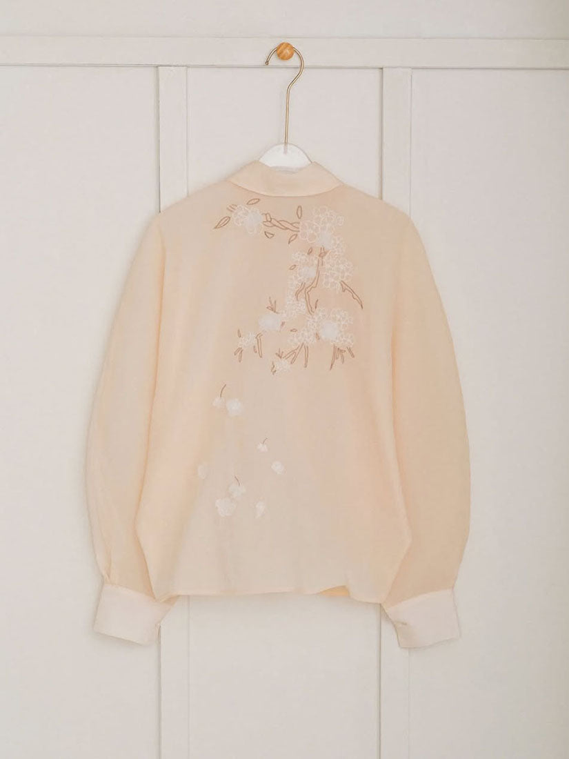 Swallow-Tailed Collar Embroidery Shirt