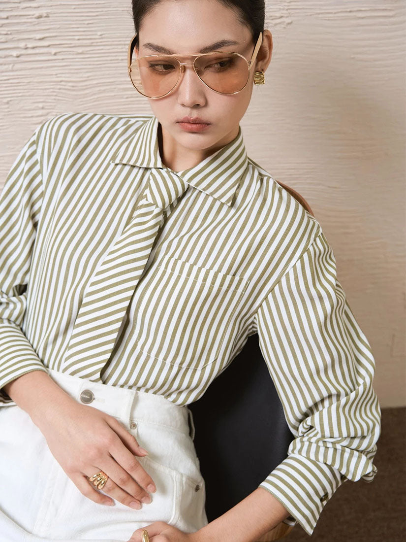 Swallow-Neck Shirt And Tie